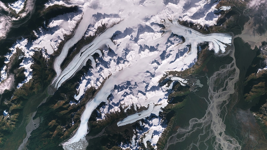 Glacial Melting Is Accelerating, Driving Sea Level Rise and Depleting Freshwater: Study